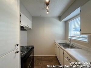 Building Photo - 2802 Lasses Blvd