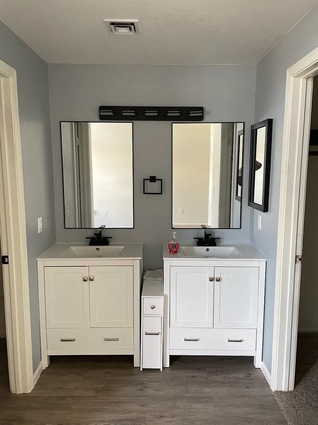 Building Photo - 3765 W Koshare Ln