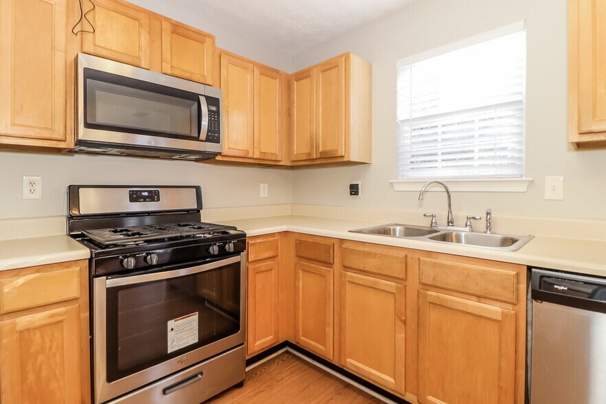 Building Photo - 348 Springbottom Ct SE