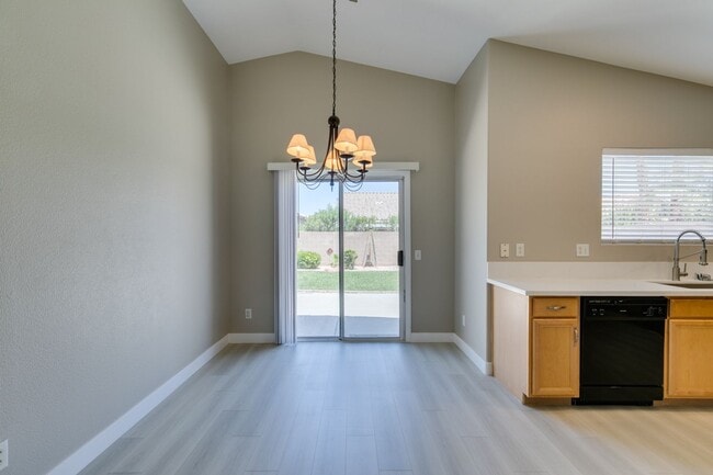 Building Photo - Beautiful Single-Story 3 Bedroom Home in Summerlin South