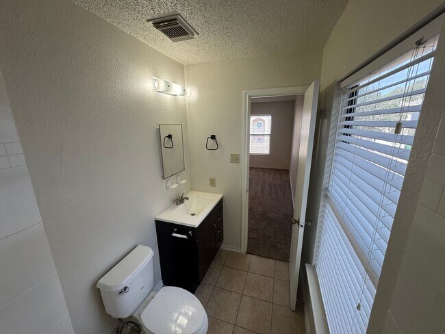 Building Photo - 8928 Kenton Briar