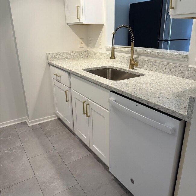 Building Photo - Observatory 402