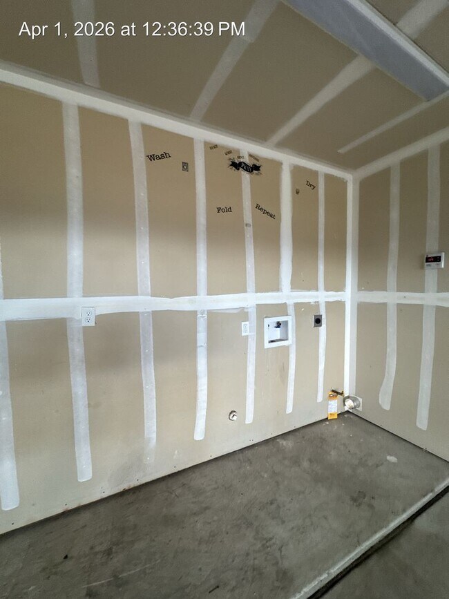 Building Photo - Charming 4 Bedroom House For Rent!!