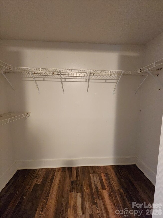 Building Photo - 121 Willow Ln NW