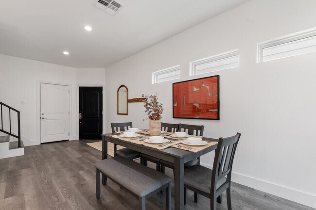 Building Photo - 4508 Noble St