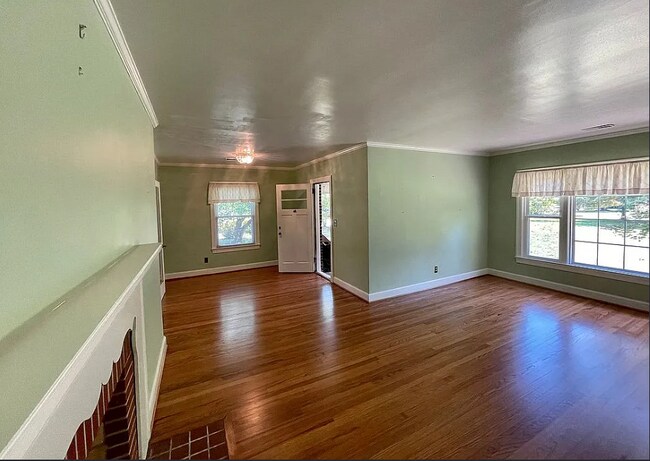 Building Photo - 803 S St Claire Dr