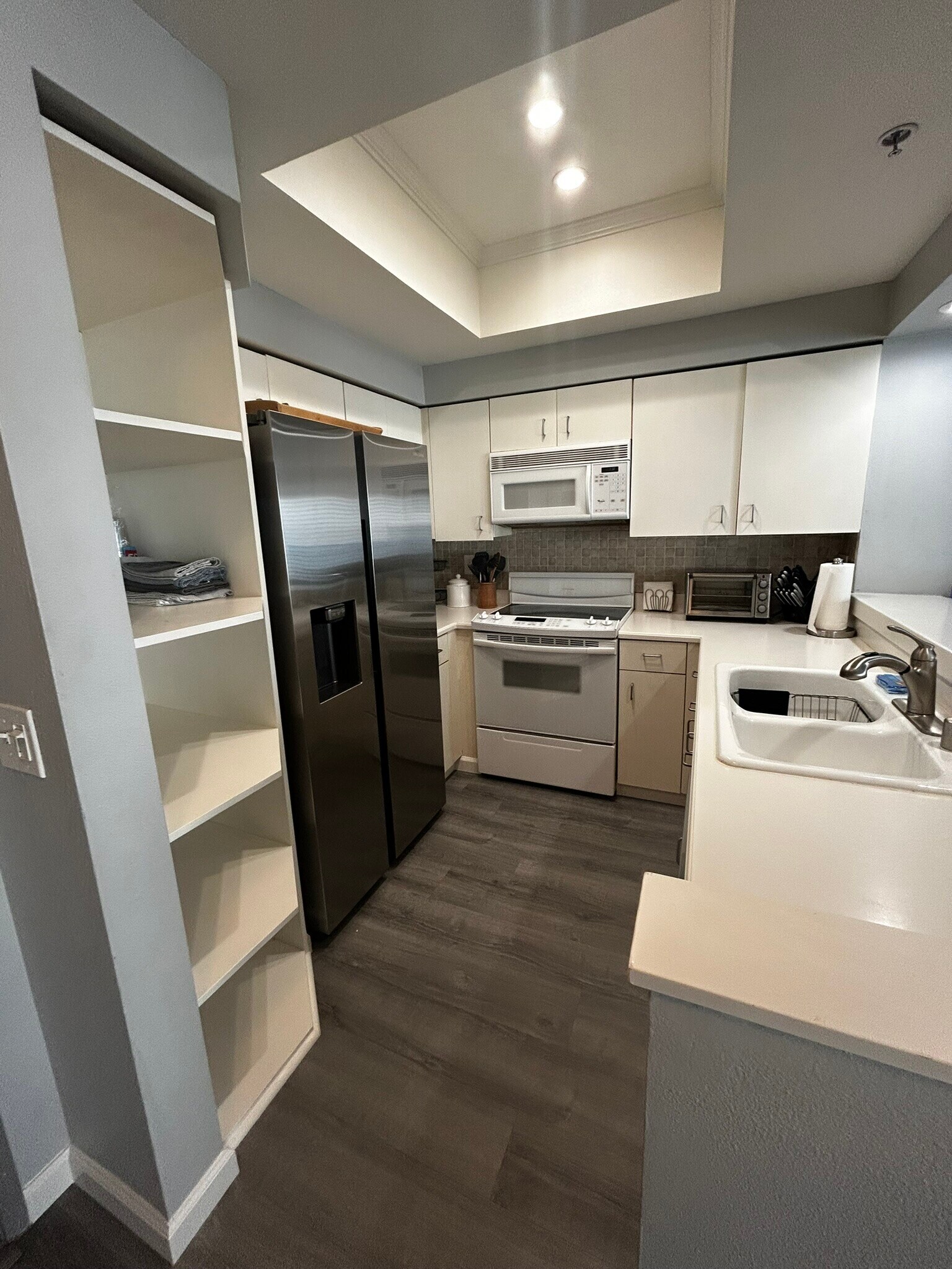 Kitchen - 655 Columbia St