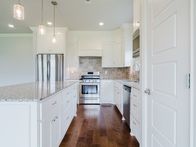 Building Photo - 940 W Ashmore Landing Loop