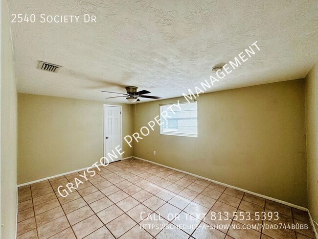 Building Photo - Your Dream Home Awaits: Cozy 2-Bed Rental ...