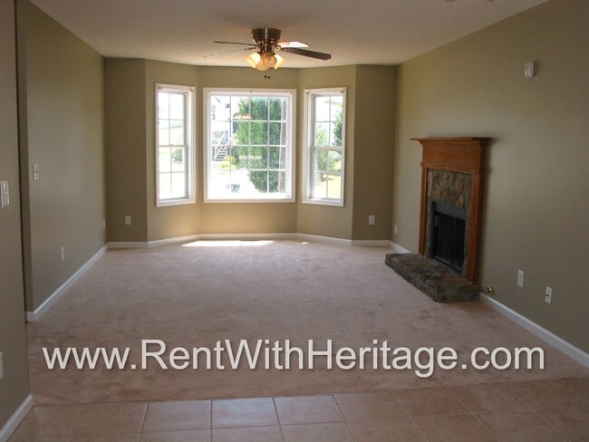 Building Photo - WOW!!!...GORGEOUS 4Bd / 3 Ba HOME/ UPGRADE...