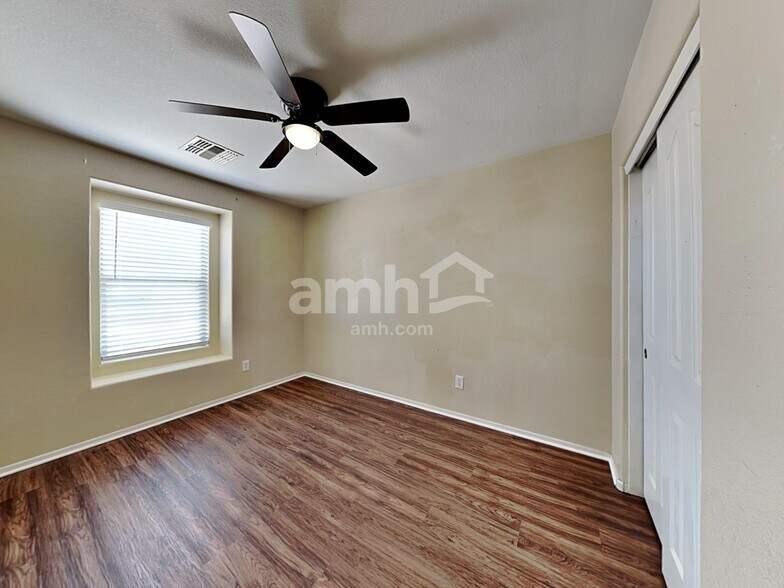 Building Photo - 25822 W Nancy Ln