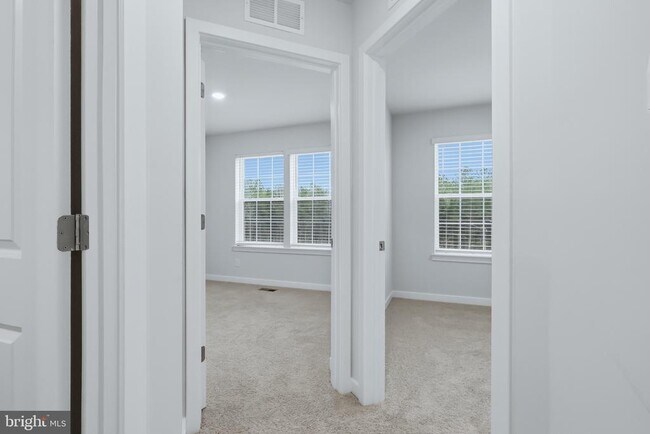 Building Photo - 369 Soft Rush Ln