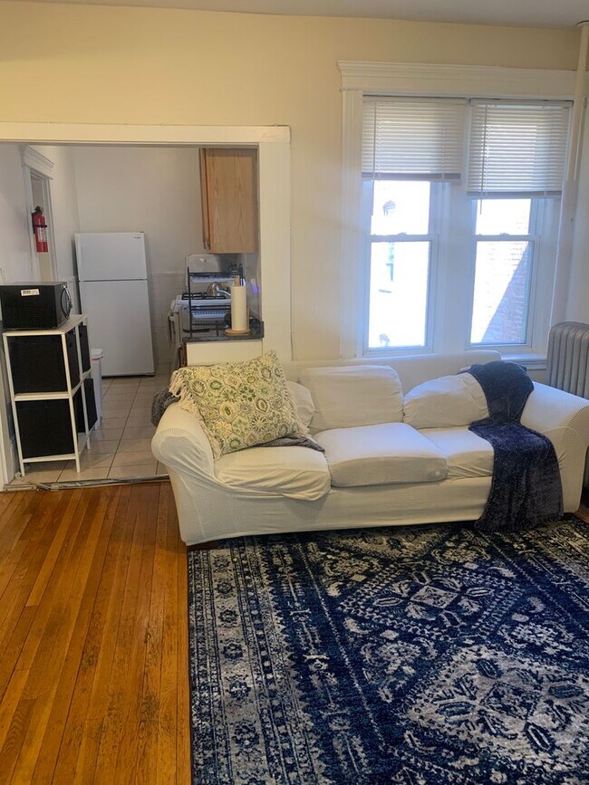 Building Photo - 8 Fuller St