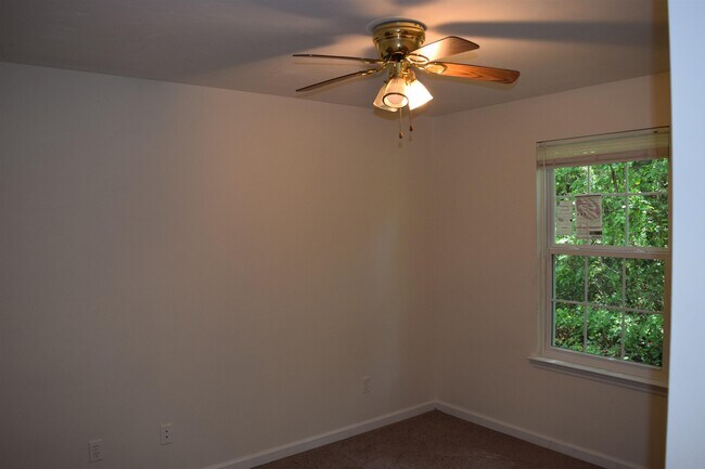 Building Photo - 1811 Pasco St