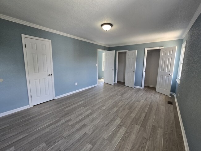Building Photo - 689 Biltmore Dr