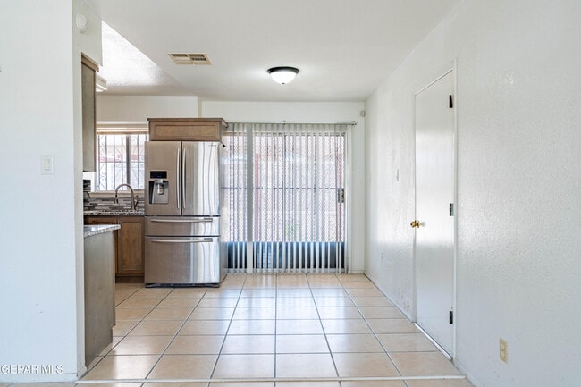 Building Photo - 11516 Meadowbrook Dr