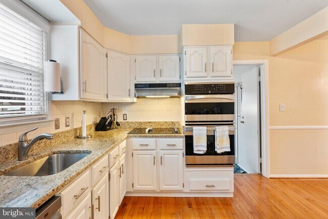 Building Photo - 931 Beaverbank Cir