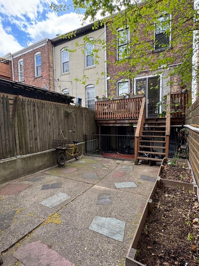 Building Photo - 164 Harrison Ave
