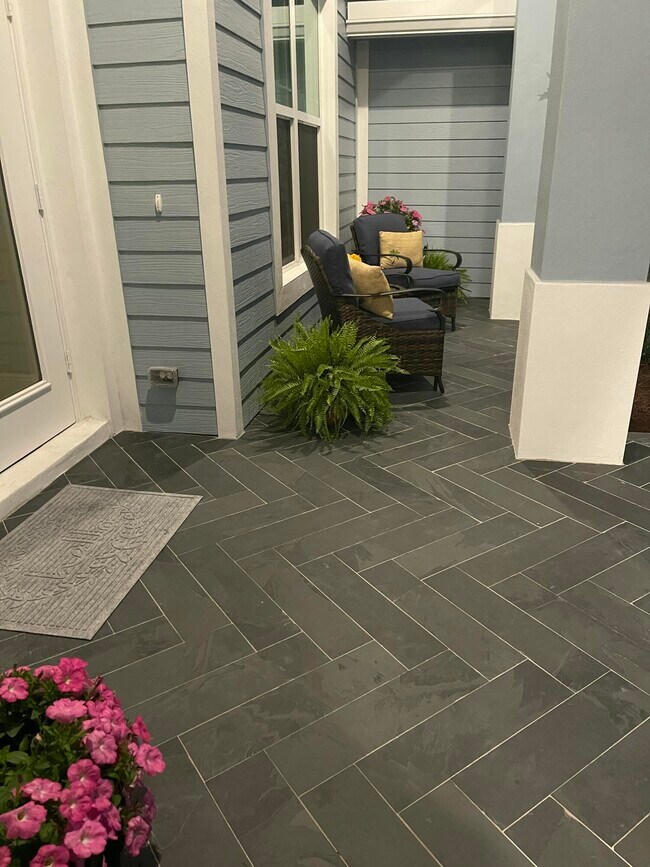 Building Photo - 3155 SW 78th Ave