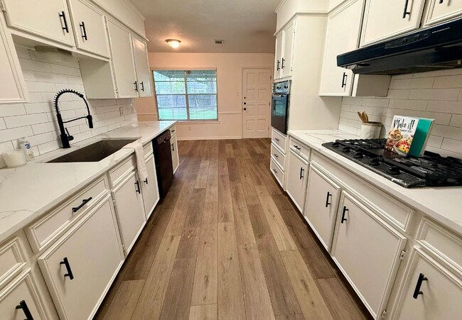 Building Photo - 1045 Chatwood Dr