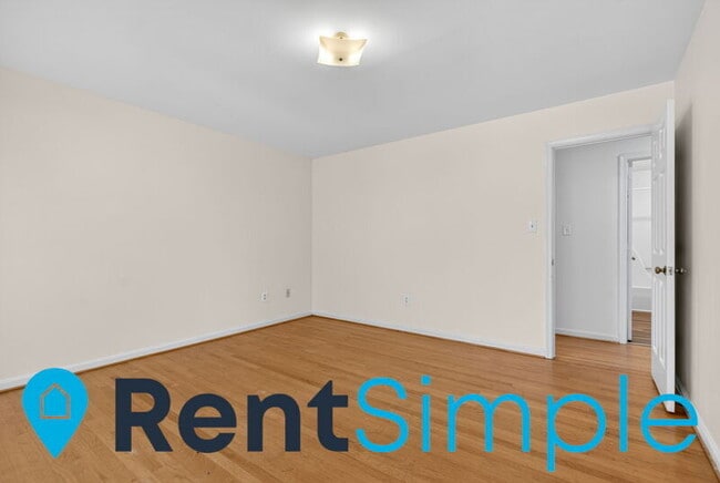Building Photo - 300 N Rappahannock St