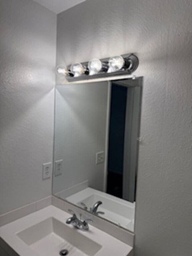 Building Photo - The Landings Two bedroom Condo