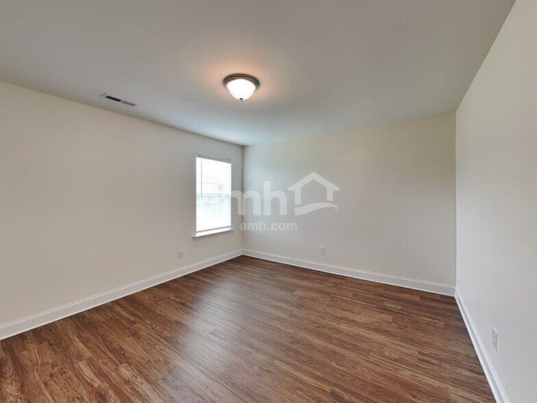 Building Photo - 156 Havenbrook Dr