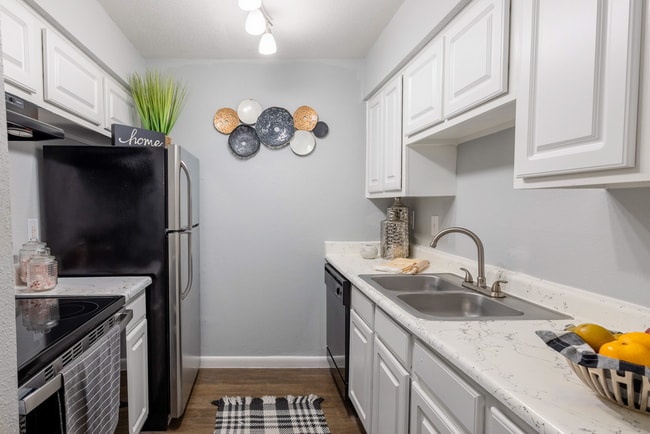 Building Photo - Steeplechase