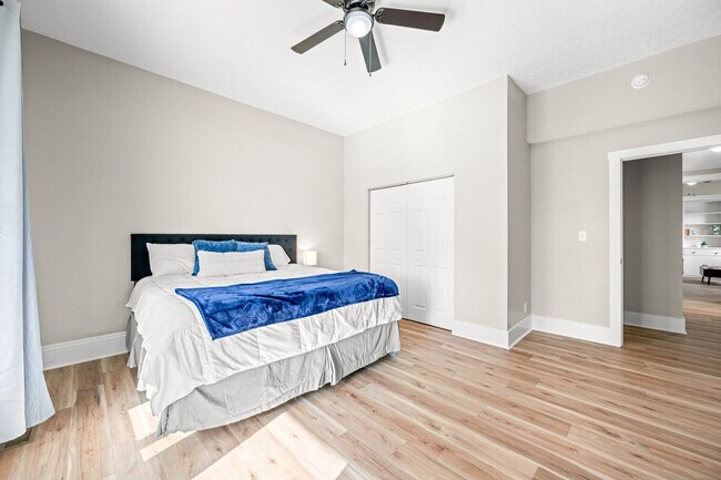 Building Photo - 639 Maple St