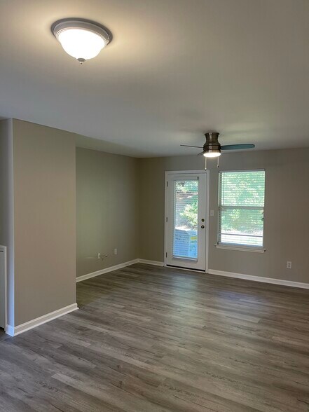 Building Photo - 404 Huntington Park Dr