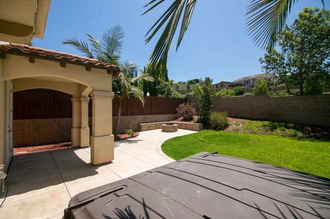 Building Photo - Beautiful home across from trail