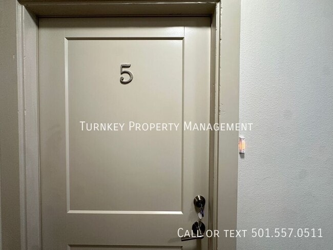 Building Photo - 915 North Street