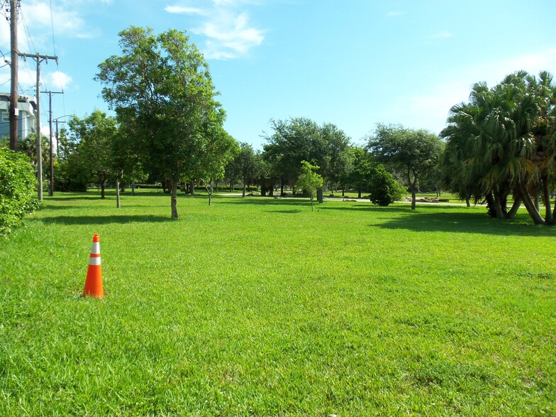 Large open spaces - 230 S Lakeside Dr