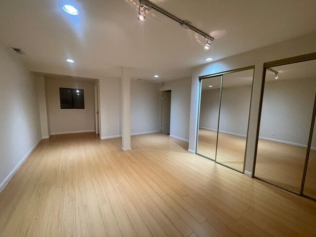 Building Photo - 1154 Kearny St