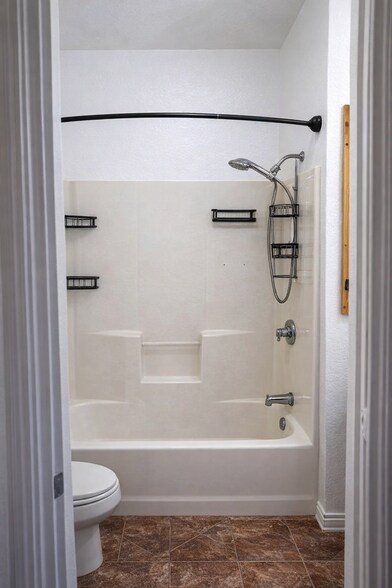 Building Photo - 10940 Helms Trl