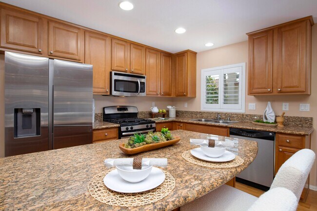 Building Photo - 1322 Isabella Way