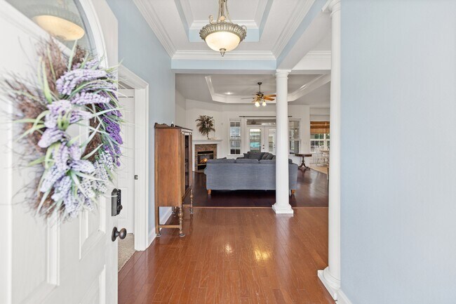 Building Photo - 2899 Chanterelle Cove