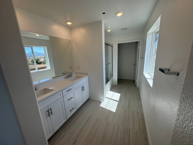 Building Photo - 31506 Lolite Dr