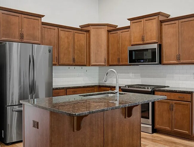 Building Photo - 208 Rosecroft Dr