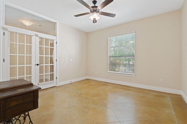 Building Photo - 10221 David Moore Dr