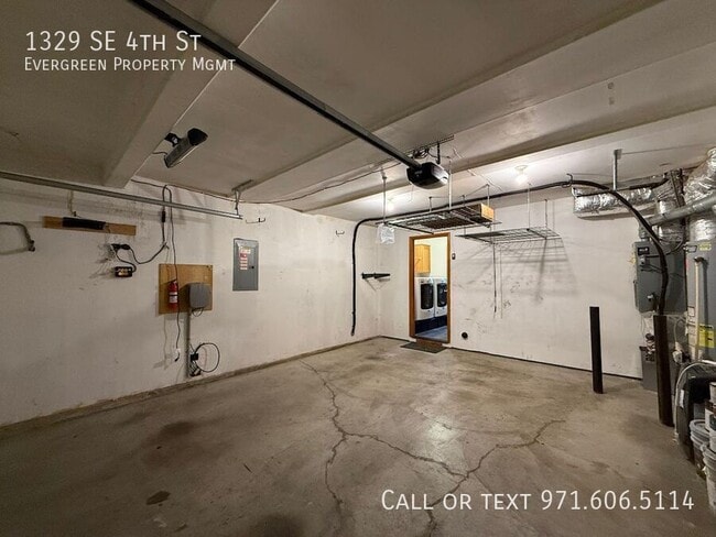 Building Photo - 1329 SE 4th St