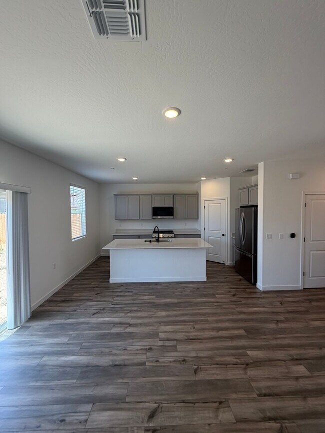 Building Photo - 4774 Jema Wy