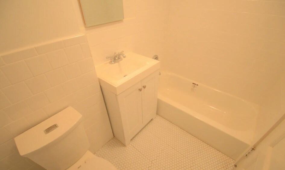 Building Photo - 851 Beacon St