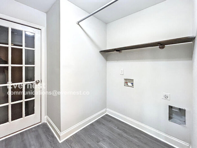 Building Photo - 215 Bridgemill Dr