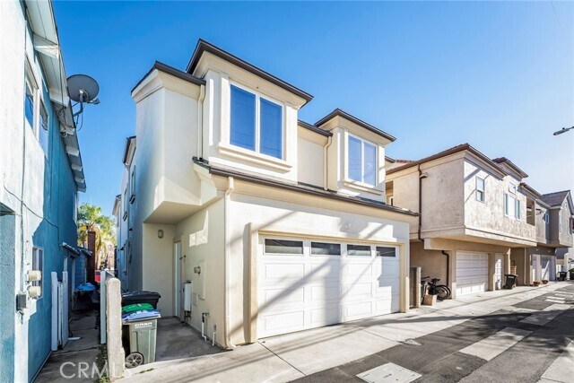 Building Photo - 119 Opal Ave