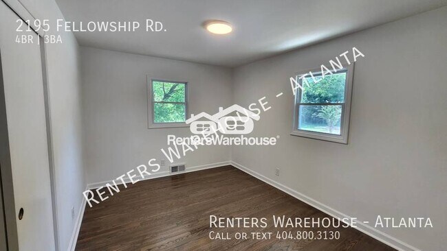Building Photo - Experience the Perfect Blend of Comfort, S...