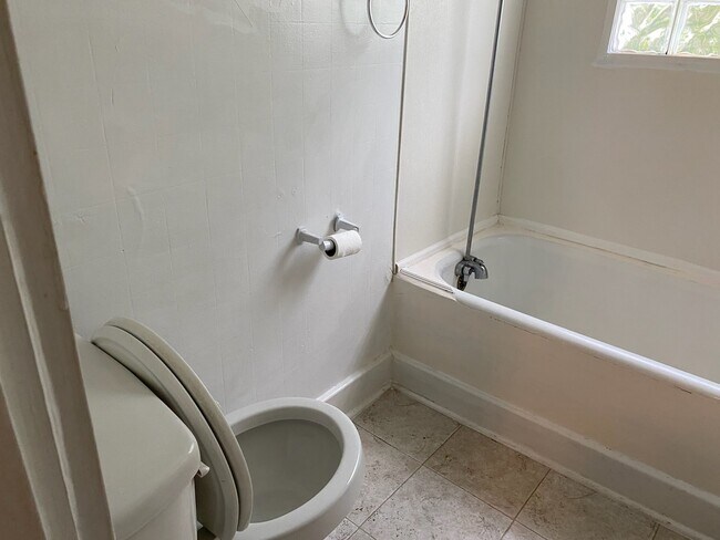 Building Photo - Myers Triplex