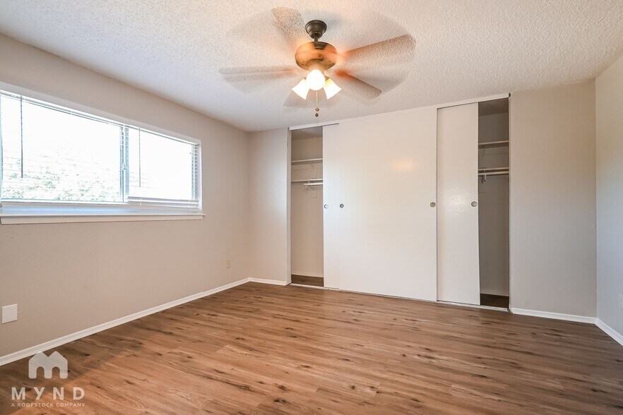 Building Photo - 605 Pyramid Dr