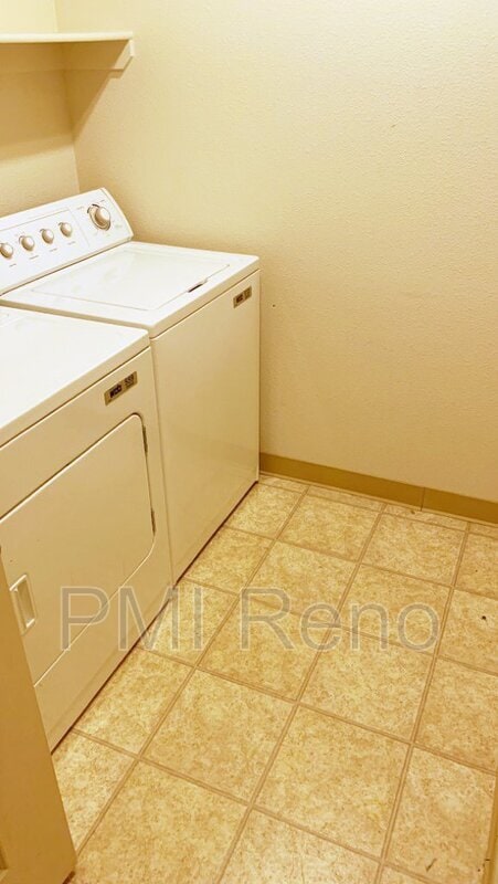 Building Photo - 6850 Sharlands Ave.