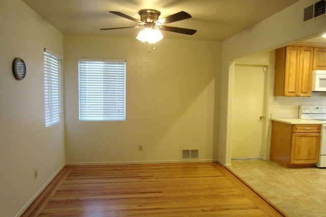 Building Photo - 829 Rockwood Dr